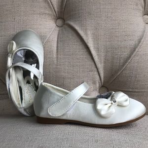 Mary Jane Side Bow Velcro Strap Ballerina Flat